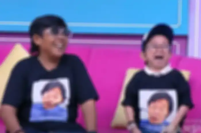Komedian Adul dan Daus Mini di salah satu acara televisi swasta