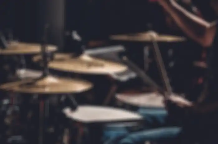 ilustrasi main drum