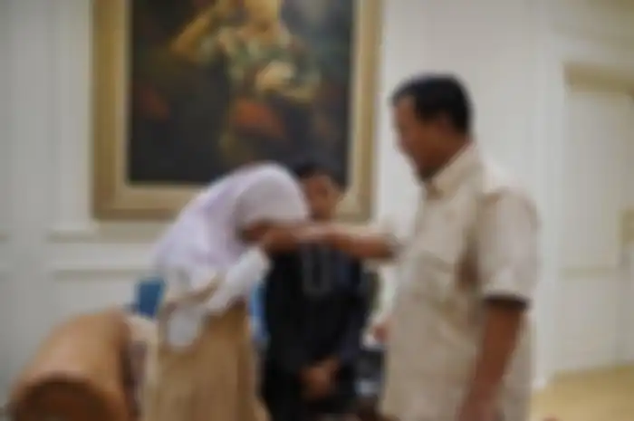 Lastri dan Lendri bertemu Prabowo Subianto.