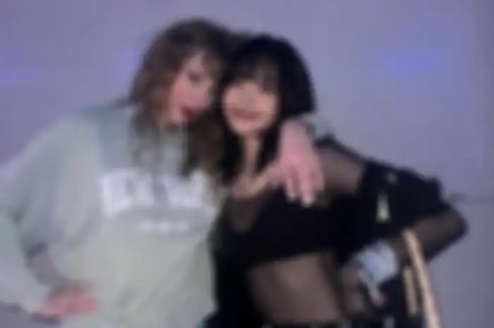 Ilustrasi persahabatan (Taylor Swift dan Lisa BLACKPINK)