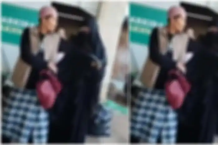 Viral pria bercadar menyusup ke jemaah wanita 