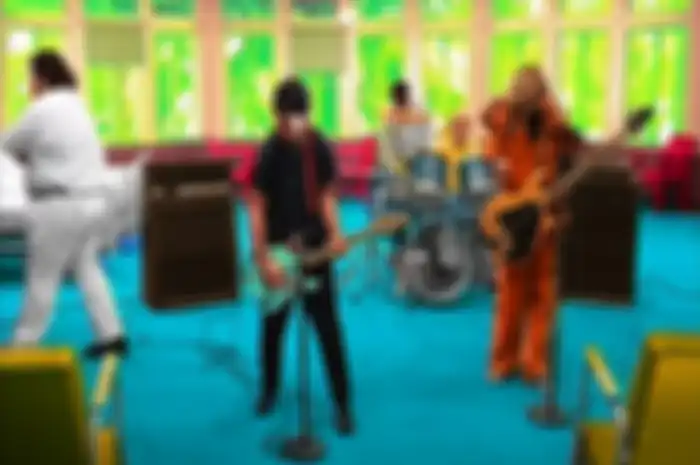 Lirik dan Terjemahan Lagu Basket Case - Green Day