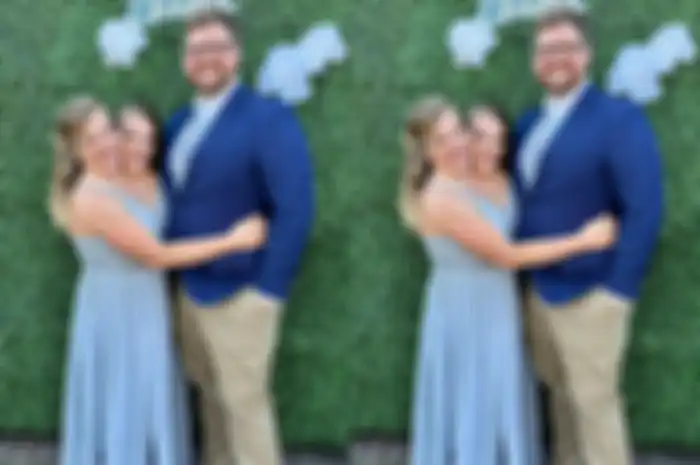 Abby Hensel telah menikah dengan Josh Bowling.