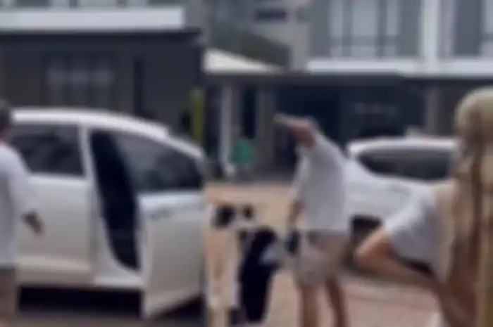 pria bermobil kepergok curi pakaian dalam tetangganya