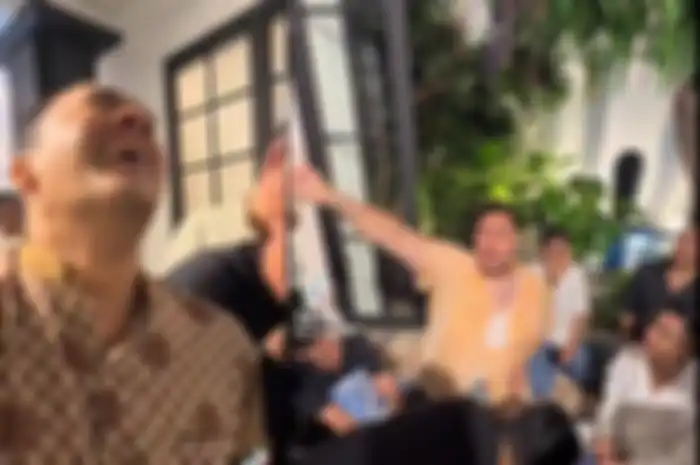 Selebriti Saipul Jamil menjadi sorotan setelah melontarkan candaan tentang kasus pencabulan atau pedofilia saat bersama Ivan Gunawan. 