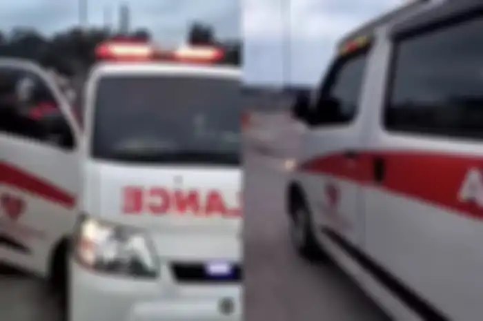Mobil ambulans disewa untuk mudik, melaju ugal-ugalan hingga dihentikan polisi.