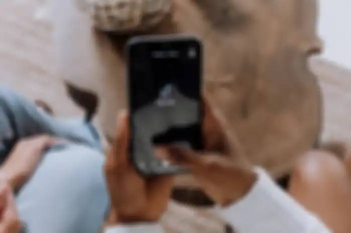TikTok adalah aplikasi yang setiap orang bisa mengunggah video sendiri. Tak jarang muncul kata-kata yang viral di aplikasi ini