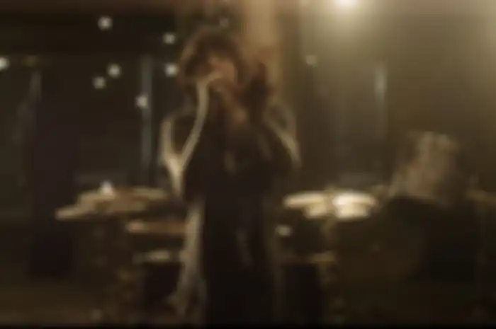 Lirik dan terjemahan lagu Can You Feel My Heart - Bring Me The Horizon