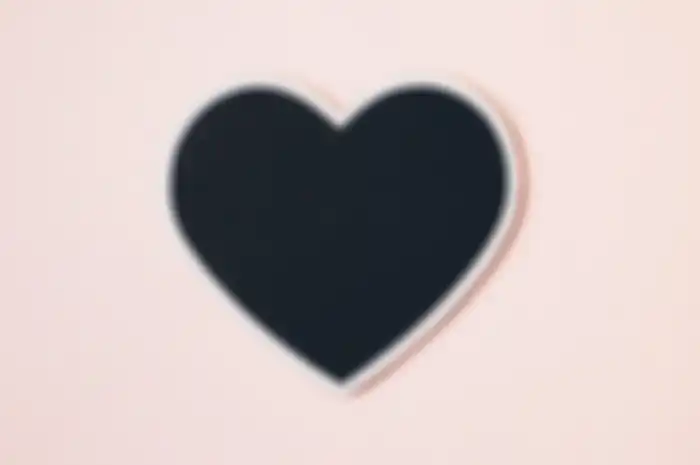 Arti emoji love hitam.