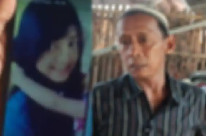 Husen (kanan), seorang pedagang yang mengingat peristiwa penangkapan terhadap para pelaku kasus Vina dan Eki di Jalan Perjuangan, Kota Cirebon.