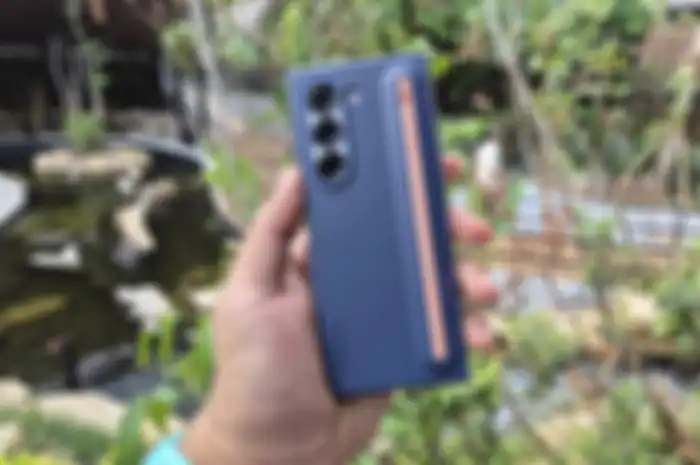 Samsung Galaxy Z Fold6 tersedia dengan dukungan S-pen serta casing untuk menyimpannya