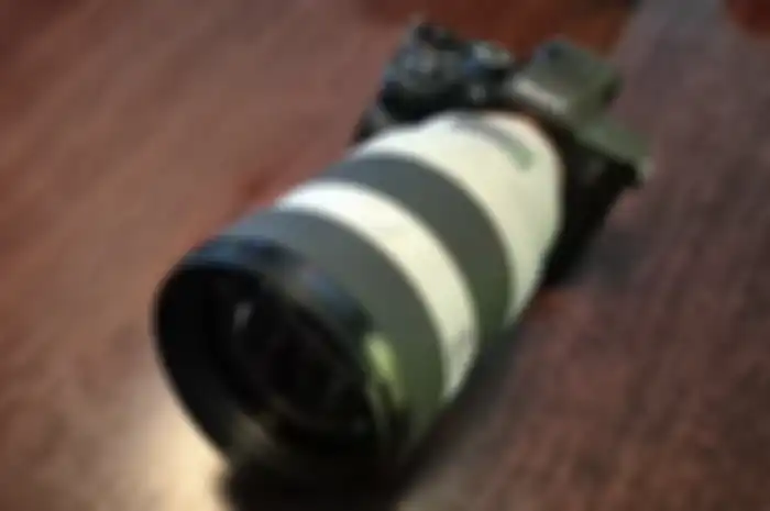 Sony merilis lensa FE 50-150mm F2 GM, lensa telephoto zoom pertama di dunia dengan aperture F2 konstan dan fleksibilitas tinggi untuk foto dan video profesional.