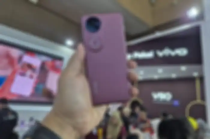 vivo V50 hadir dengan tiga fitur unggulan: tahan air, kamera ZEISS estetik, dan baterai besar, menjadikannya pilihan ideal untuk menjelajahi Jakarta Fair (PRJ).