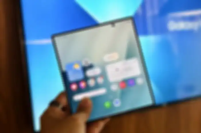 Galaxy Z Fold7 hadir sebagai foldable tertipis Samsung dengan fitur AI terbaru yang multimodal, intuitif, dan lebih powerful.