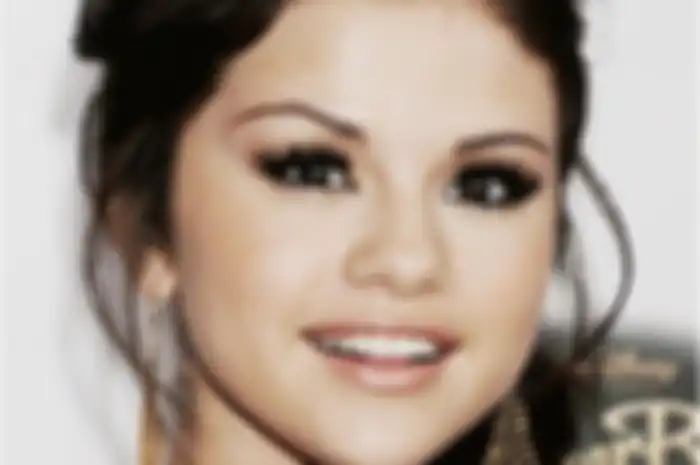 Selena Gomez: Rilis Single Pertama