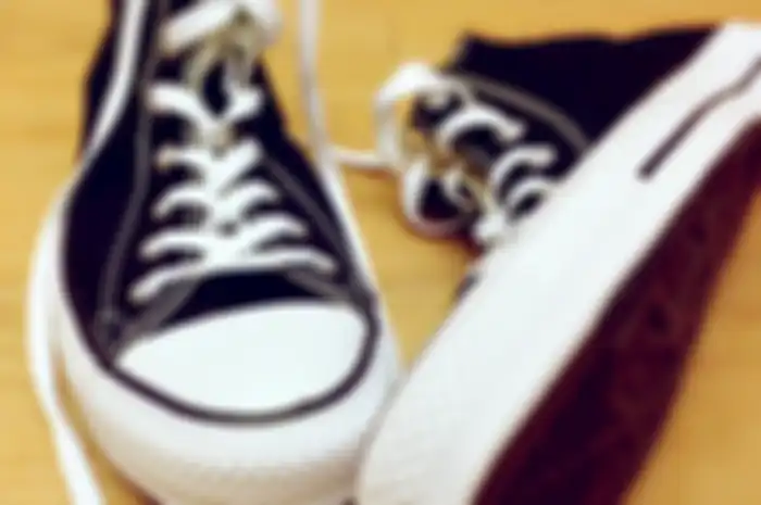 5 Model Sepatu Sneakers Yang Tren di Tahun 2016
