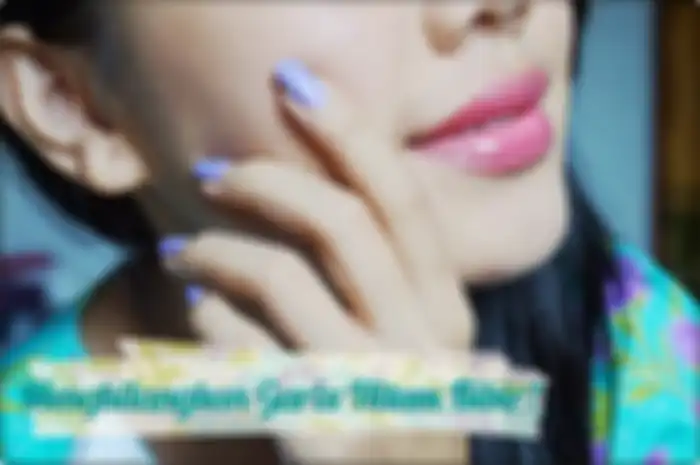 Tutorial Menyamarkan Garis Hitam Di Pinggir Bibir Dengan Makeup Natural
