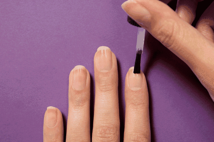 Bedanya Base Coat dan Top Coat Pada Kuteks