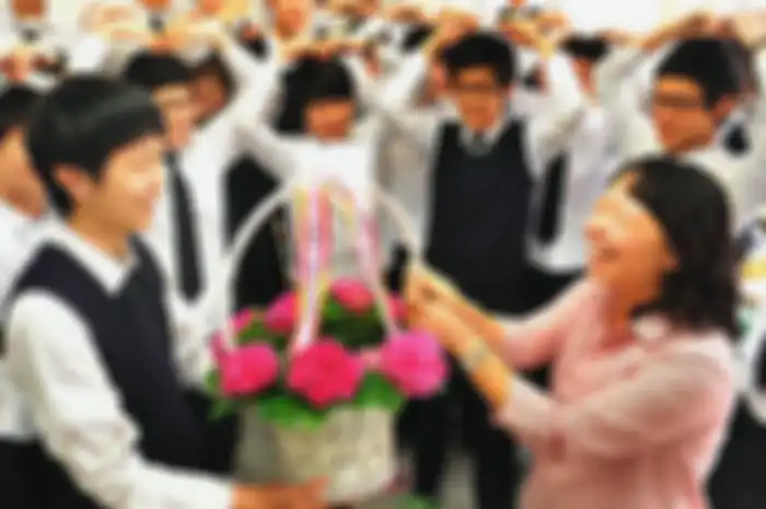 Ide Kado Untuk Guru dari Tradisi Hari Guru di Korea