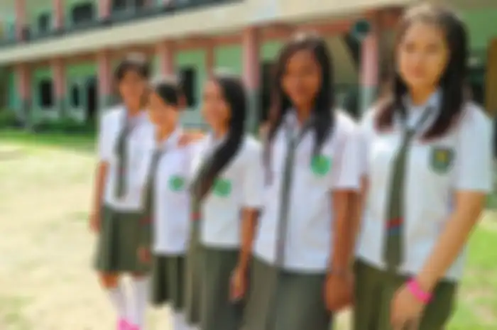 Para siswa SMA Santo Thomas Aquinas yang ceria dan bersemangat (foto diambil menggunakan Canon EOS M10).