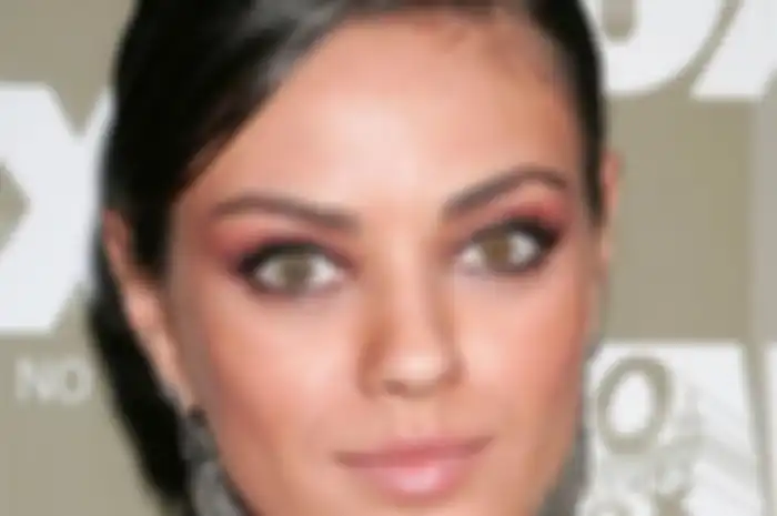 (mila kunis) 
