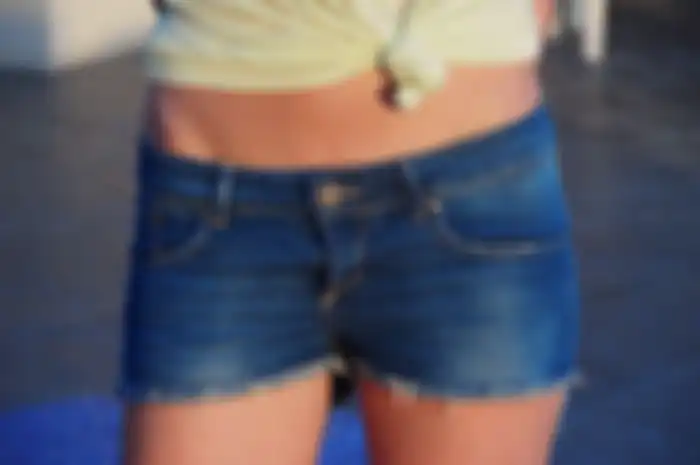 DIY: Knot Crop Top