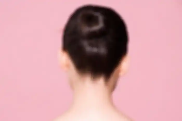 5 Kebiasaan yang Bikin Rambut Menipis