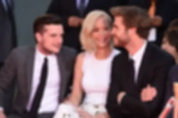 10 Moment Persahabatan Jennifer Lawrence, Josh Hutcherson & Liam Hemsworth (part 1)