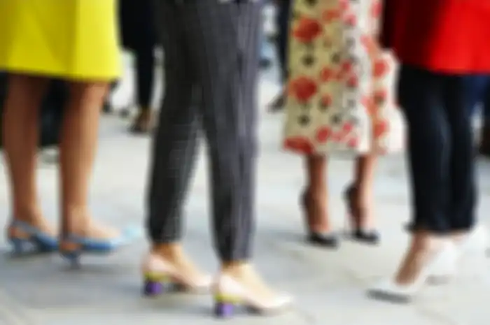 Heels yang tepat bakal bikin penampilan makin kece.