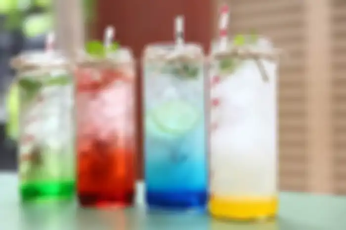 Minuman pengganti soda yang sama nyegerinnya