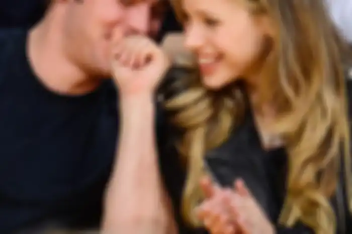 Zac Efron: Berpacaran Dengan Halston Sage?