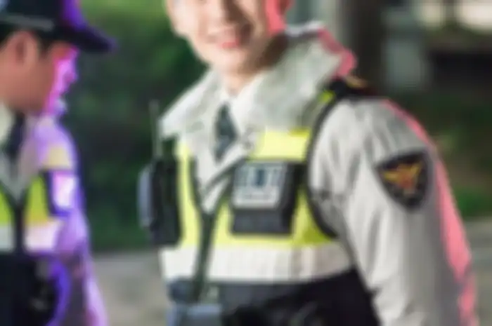 Kumpulan Foto Jung Hae In yang Bikin Kita Makin Jatuh Cinta. Bakalan Kangen Sama Karakter Woo Tak!