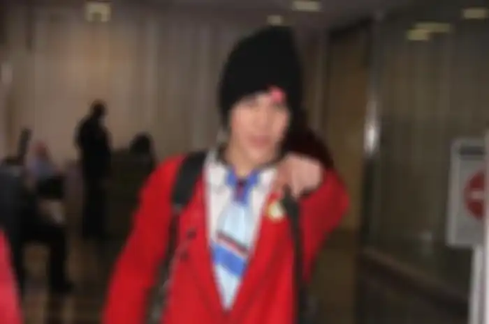 Austin Mahone: Pointing Finger Style