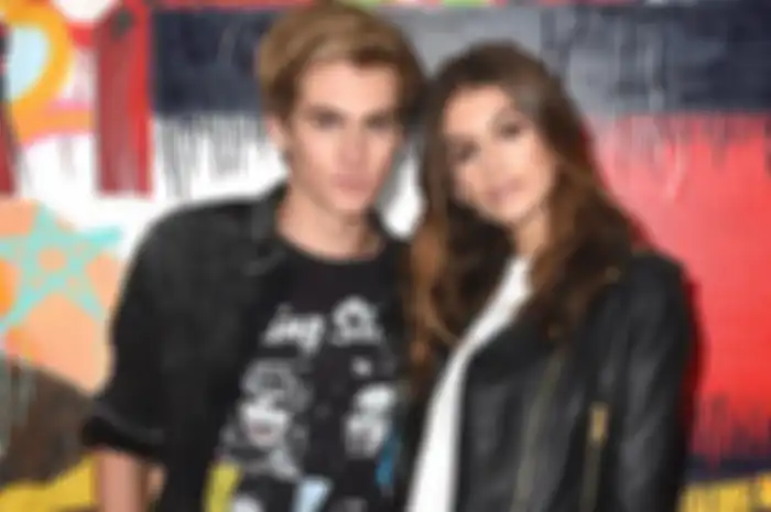 Kakak adik kompak, Presley & Kaia Gerber