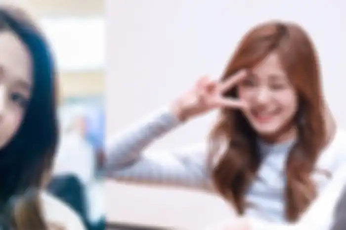 Idol kpop cewek dengan lesung pipi manis