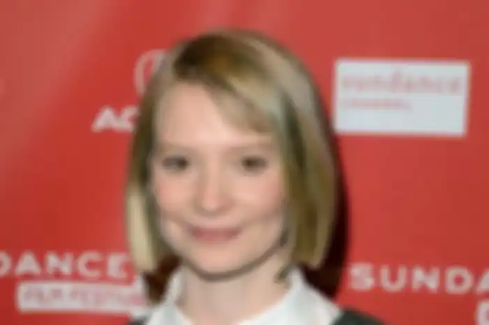 Mia Wasikowska: Bakal Syuting 'Alice in Wonderland 2' Bareng Johnny Depp