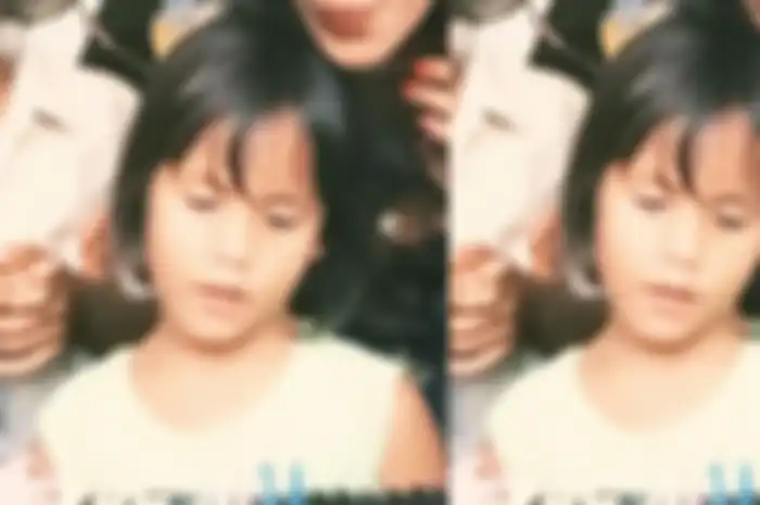 Dulunya manis, kini artis tersebut telah berubah menjadi seorang wanita berparas cantik bak bidadari. Ia juga memiliki banyak tas mewah loh.