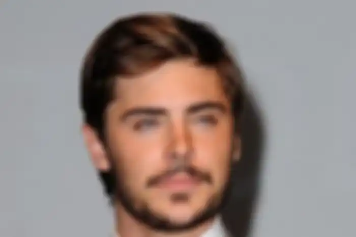 Zac Efron Jadi Bahan Ejekan di Sekolah