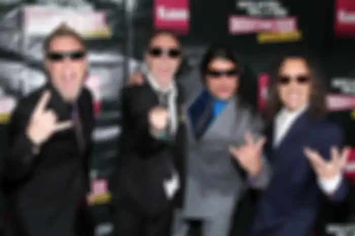 Kirim Metallica dan Lagu Lo Ke Antariksa