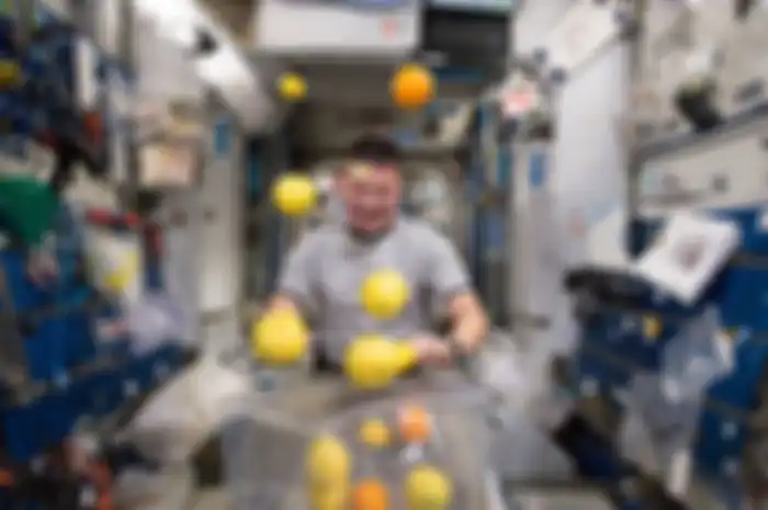 Kegiatan Astronot di Luar Angkasa yang Kelihatannya Simpel Tapi Ternyata Susah