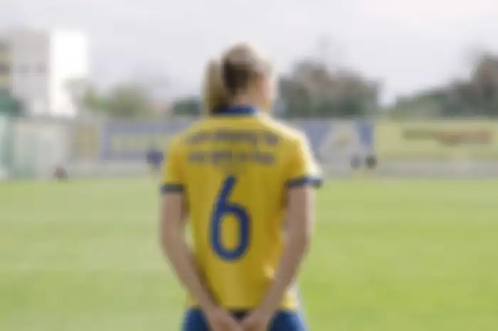 Kostum tim nasional sepakbola wanita Swedia