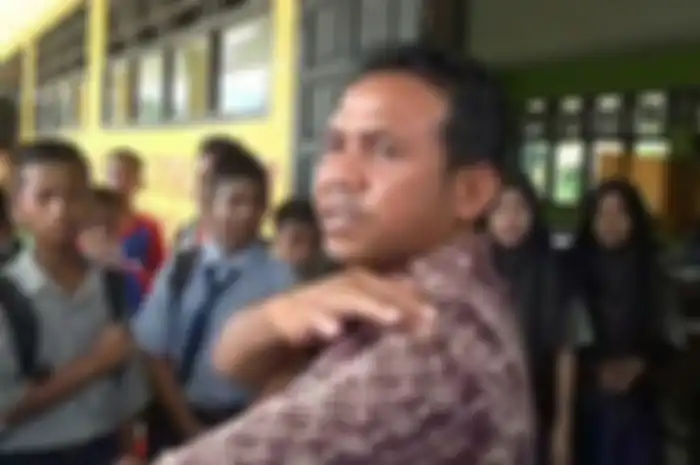 Siswa SMP pukul kepala gurunya pakai balok kayu