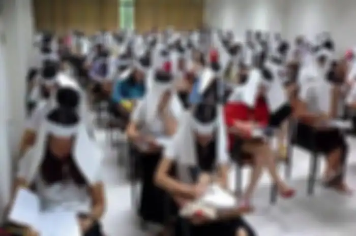 Nyontek di kelas