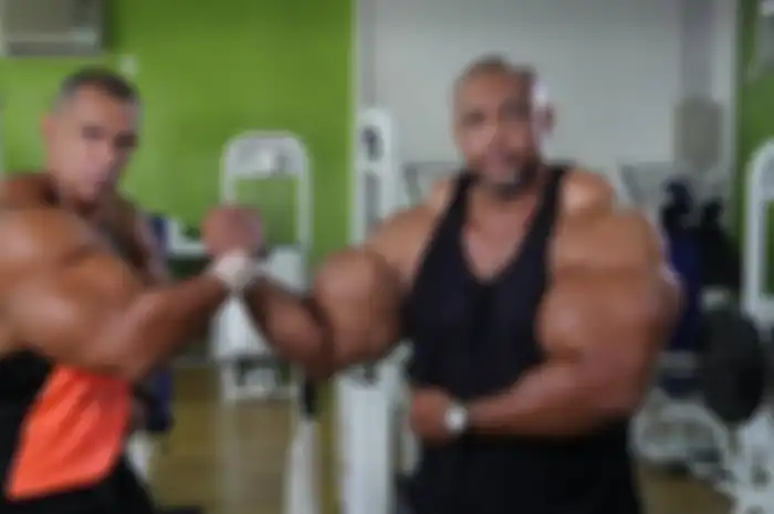 Tony 'Hulk' Geraldo (49) dan Alvaro 'Conan' Pereira (50) sangat terobsesi dengan otot-otot besar.