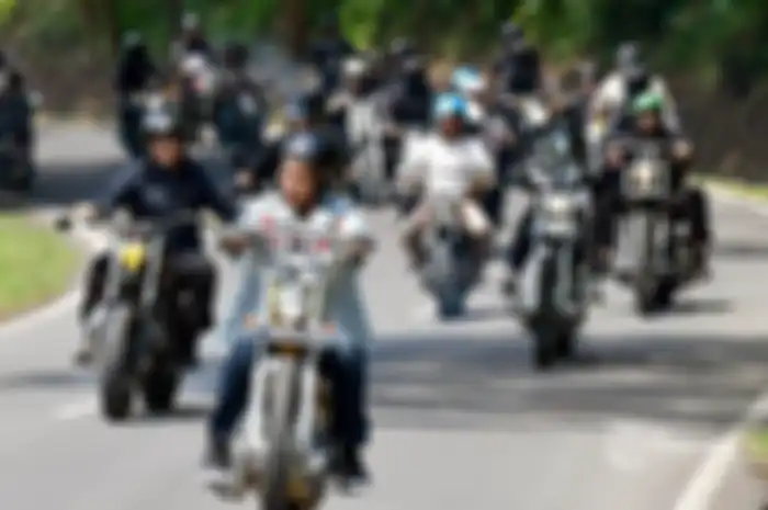 Jokowi dengan Motor Chopper-nya Melakukan Touring!