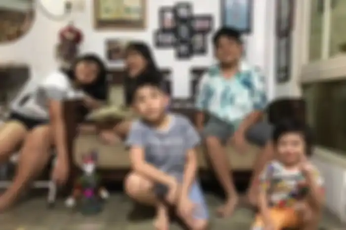 Ruang keluarga di rumah Deswita Maharani dan Ferry Maryadi