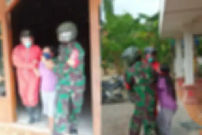 3 Anggota Keluarga Ini Sampai Menangis Gegara Diseret Paksa Anggota TNI-Polri Lantaran Ogah Dibawa ke RS: Kami Sehat, Mati Itu Takdir Tuhan