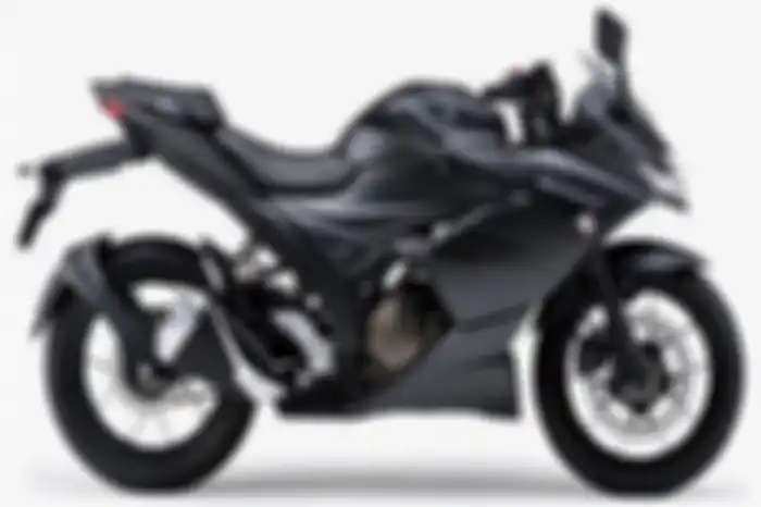 Gixxer SF 250 sendiri bermesin 249 cc SOCS (Suzuki Oil Cooling System) dengan silinder tunggal