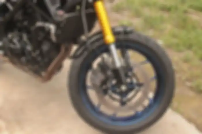 Kaki-kaki pakai ban baru dan pelek kena repaint bunglon.