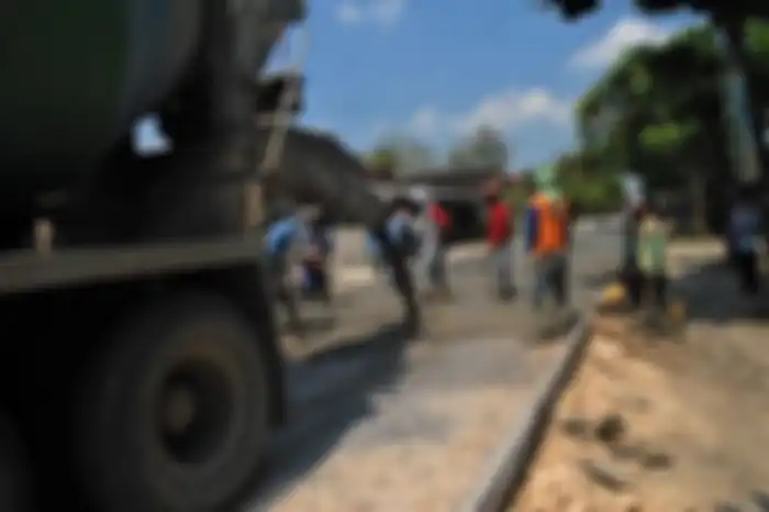 Crazy rich Grobogan, Joko Suranto keluarkan Rp 2,8 miliar untuk perbaikan jalan rusak di Grobogan sepanjang 1,8 kilometer.